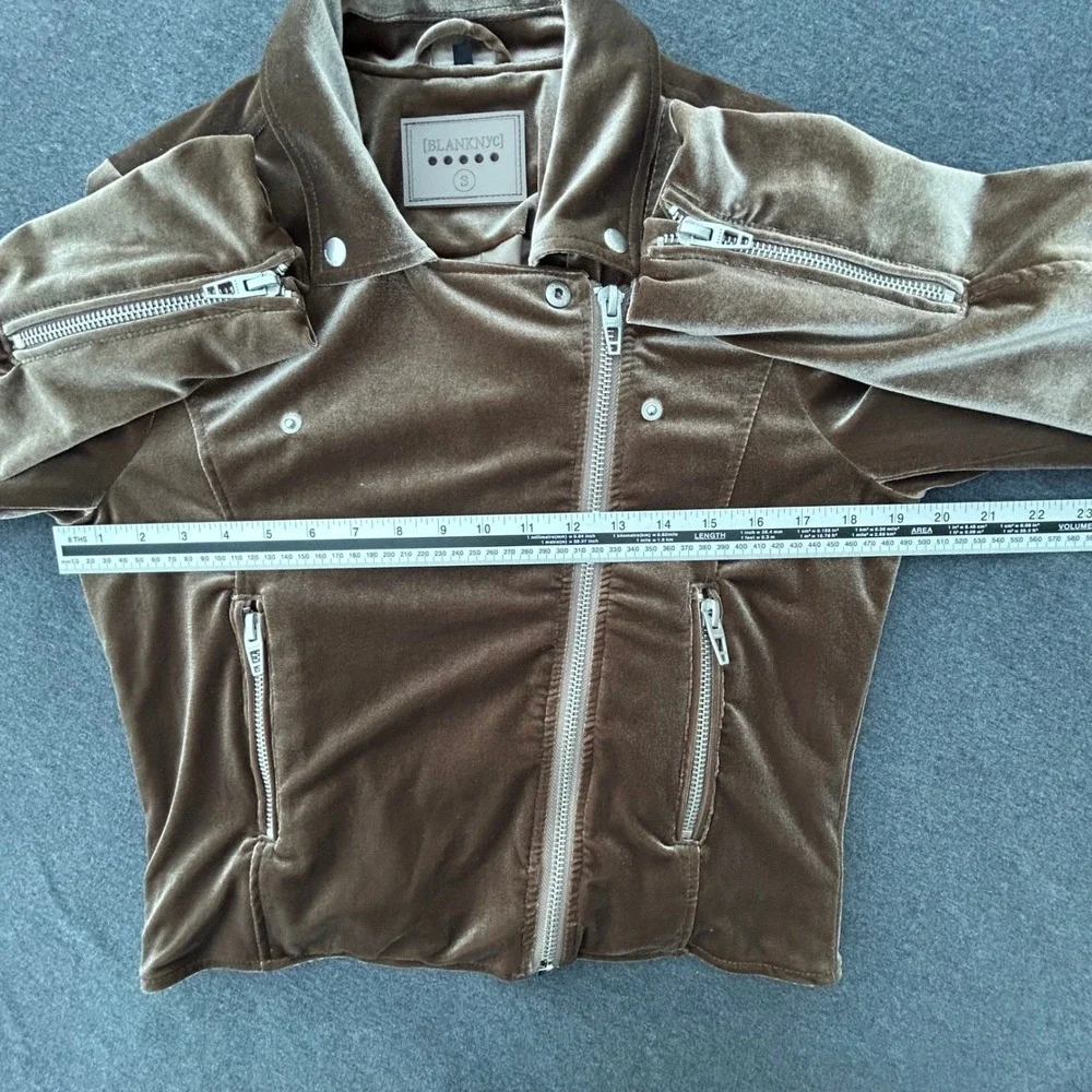 BLANKNYC Womens Small Velvet Moto Jacket Taupe Brown Cropped Zip Biker - Picture 13 of 14